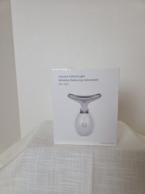 Intense Pulsed Light Wrinkles Reducing Instrument ES-1081 - White/Silver